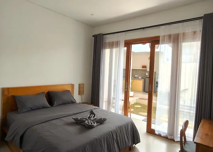 Hotel Ulu Purwa *