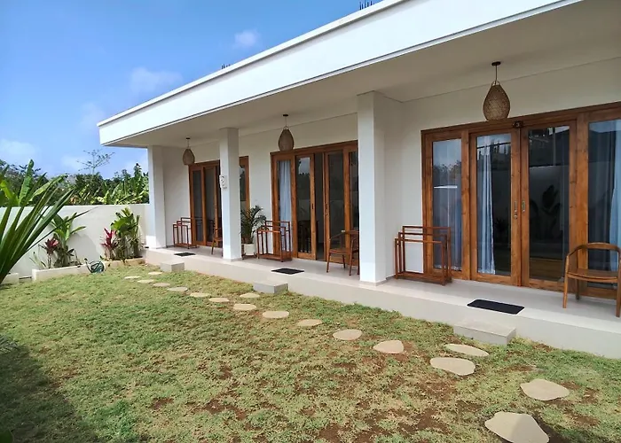 Ulu Purwa Hotel *